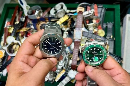 'Ma trận' hàng giả bủa vây sinh viên