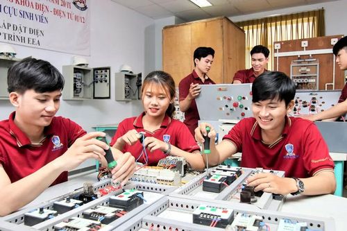 Kỳ vọng chính sách học bổng cho các ngành khoa học - kỹ thuật - công nghệ