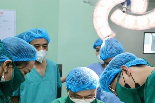 Đau bụng đi khám bất ngờ phát hiện có 2 tử cung, 1 quả thận