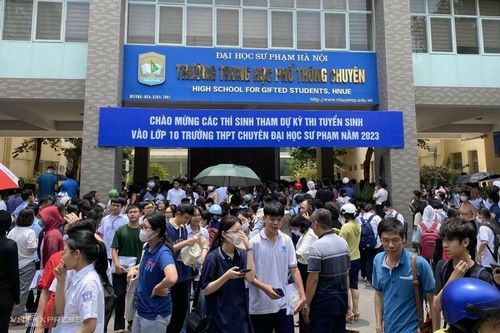Điểm chuẩn lớp 10 ba trường chuyên ở Hà Nội và TP HCM