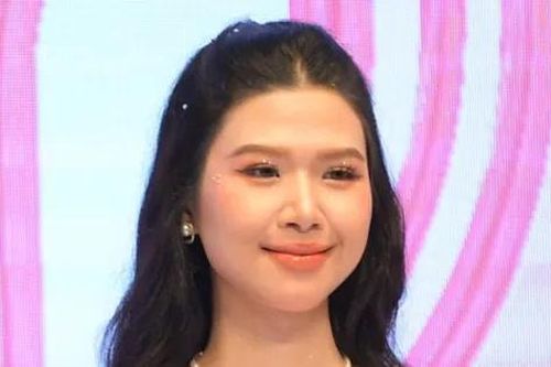 Chờ đăng quang Hoa hậu Việt Nam trên bờ sông Hương