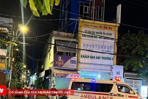 Nam thanh niên lõa thể ôm vết thương kêu cứu rồi tử vong
