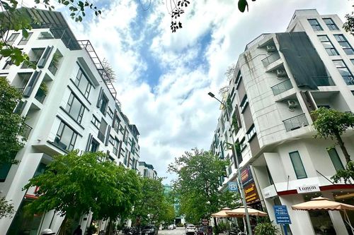 Cư dân khu đô thị ở Hà Nội 'kêu trời' phải mua điện giá cao gần 5.300 đồng/kWh