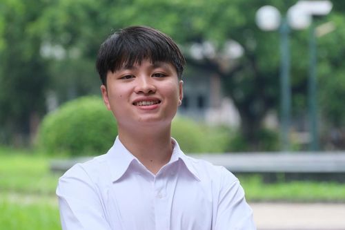 Nam sinh tài năng đăng ký vào Bách khoa Hà Nội với điểm SAT tuyệt đối