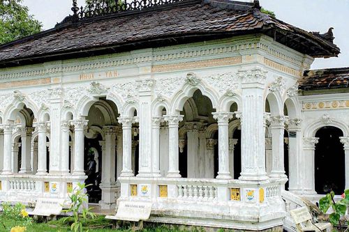 'Xuyên không' ở ngôi làng nhiều nhà trăm tuổi, cổ vật quý, cách TPHCM 110km
