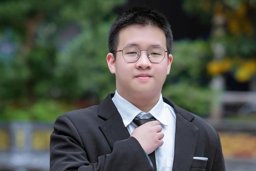 Nam sinh được nhận xét 'siêu cao thủ' là thủ khoa thi lớp 10 cả 2 trường chuyên