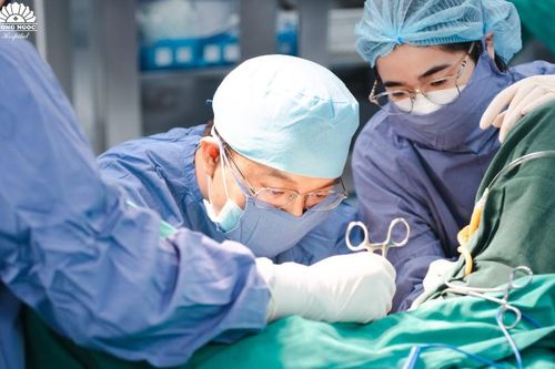Nữ sinh 19 tuổi suýt mất khả năng làm mẹ
