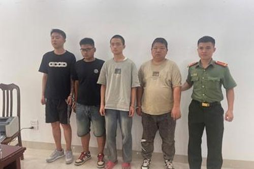 Bắt đối tượng tổ chức cho 4 người nước ngoài nhập cảnh trái phép vào Việt Nam