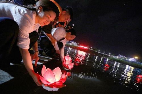 Lễ Cầu ngư thả hoa đăng - kết nối truyền thống và hiện đại