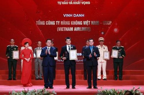 Vietnam Airlines được vinh danh tại Vinh quang Việt Nam 2025