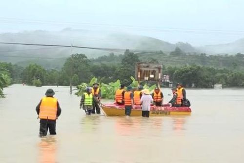 Nỗ lực phục hồi cuộc sống người dân vùng lũ ở Thái Nguyên