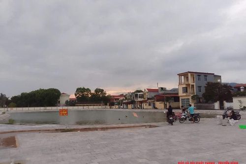 Hoằng Hóa: Người dân mong mỏi xây dựng lan can bảo vệ tại hồ sâu