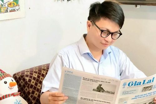 Phóng viên gen Z 'kể chuyện' bằng đa ngôn ngữ