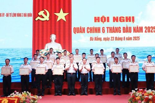 Hội nghị quân chính 6 tháng đầu năm 2025
