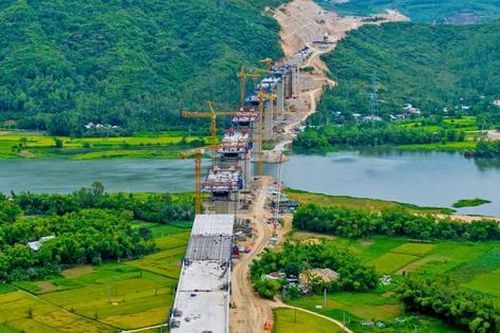 Gác tình riêng, dồn sức làm cao tốc