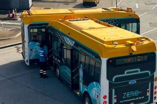 Sân bay Hong Kong (Trung Quốc) tạm dừng hoạt động xe buýt không người lái sau tai nạn