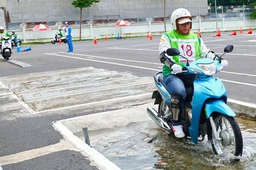 Tài xế xe máy công nghệ ở Việt Nam được tập huấn kỹ năng lái xe an toàn