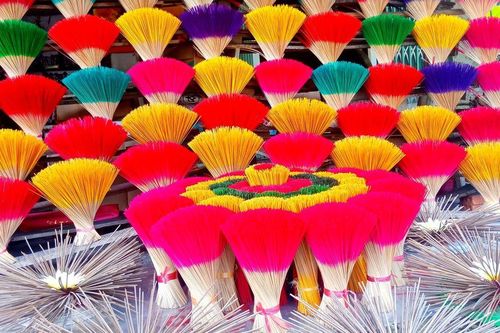 Về Huế xem làng hương Thủy Xuân: Từ bàn tay nghệ nhân tỏa hương văn hóa