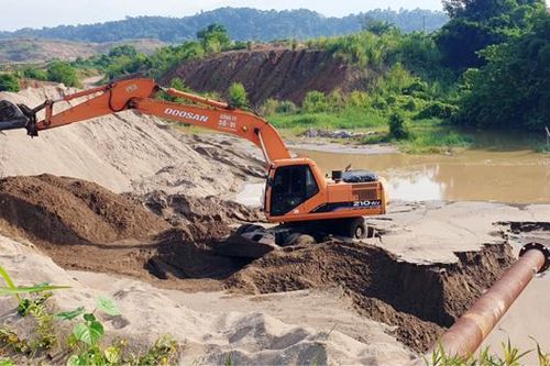Dự án giao thông thi công cầm chừng vì thiếu VLXD