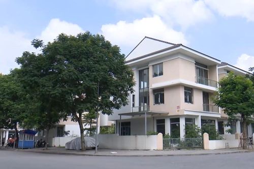 Nhiều biệt thự bỏ hoang ở khu đô thị Dương Nội