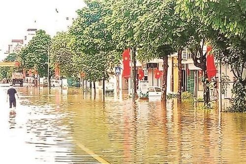 Thái Nguyên nhiều tuyến phố bị ngập sâu