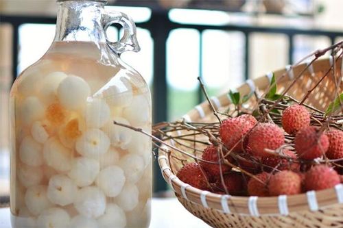 Cách làm rượu vải độc đáo thơm ngon
