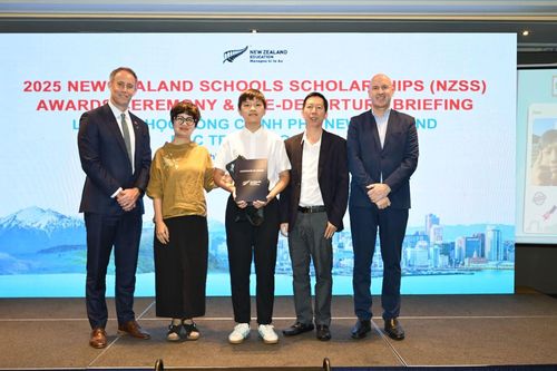 Vinh danh 20 học sinh Việt Nam xuất sắc nhận học bổng Chính phủ New Zealand
