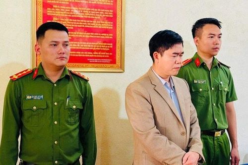 Vụ học sinh ăn mì tôm chan cơm: Nguyên hiệu trưởng lĩnh 3 năm 6 tháng tù