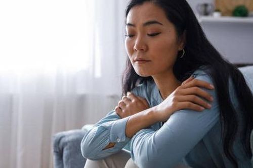 Nghỉ hưu khi đang đỉnh cao sự nghiệp để sống thảnh thơi, nữ trưởng phòng vỡ mộng sau 3 tháng: 'Tôi sai rồi'