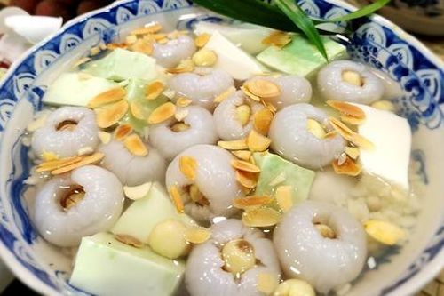 Quả vải chín rộ giá bán 'rẻ như cho', chị em mách nhau cách làm món ngon giải nhiệt lạ miệng ngày hè