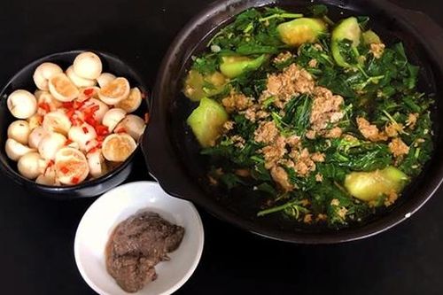 Rau rẻ tiền bán đầy chợ nhưng giúp lợi tiểu, giảm phù, làm đẹp da từ bên trong – Nhiều người vô tình bỏ qua