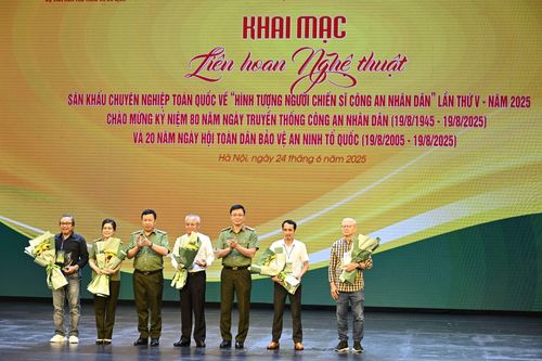 Khai mạc Liên hoan sân khấu toàn quốc 'Hình tượng người chiến sĩ CAND' lần thứ V