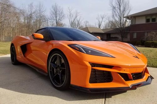 Chiếc Chevrolet Corvette E-Ray mất 25% giá trị chỉ sau 180 km