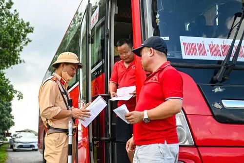 Tăng cường xử lý vi phạm trật tự an toàn giao thông trên các tuyến cao tốc