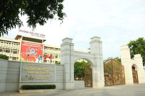 Kỷ luật cảnh cáo 2 cán bộ Trường Đại học Vinh bị tố gạ gẫm nữ sinh