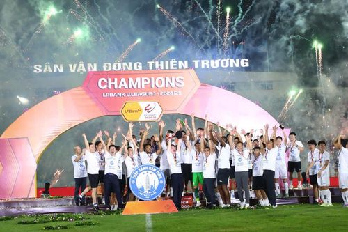 Bài học cho nhà vô địch V-League Nam Định