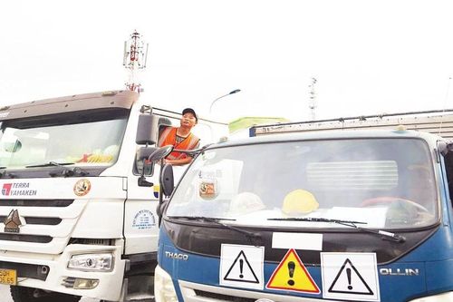 Doanh nghiệp khó khăn do thiếu lái xe hạng FC
