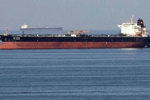 Giá dầu 'bùng nổ' nếu Iran đóng cửa eo biển Hormuz