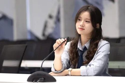 Dám 'chạy' và kiến tạo ước mơ: Nàng Khối trưởng Ngọc Minh truyền cảm hứng về tuổi trẻ trọn vẹn từng khoảnh khắc