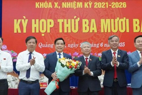 Chủ tịch UBND tỉnh Quảng Nam Lê Văn Dũng nghỉ hưu trước tuổi