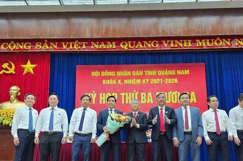 Chủ tịch UBND tỉnh Quảng Nam nghỉ hưu trước tuổi