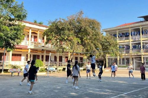 Cùng trò nội trú vượt áp lực những ngày cận kề mùa thi