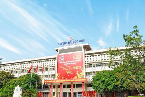 Trường Đại học Vinh kỷ luật 2 cán bộ bị sinh viên tố 'gạ tình'