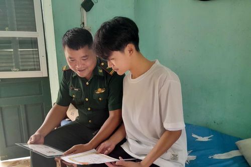 'Mầm xanh' của những người lính Biên phòng Sóc Giang