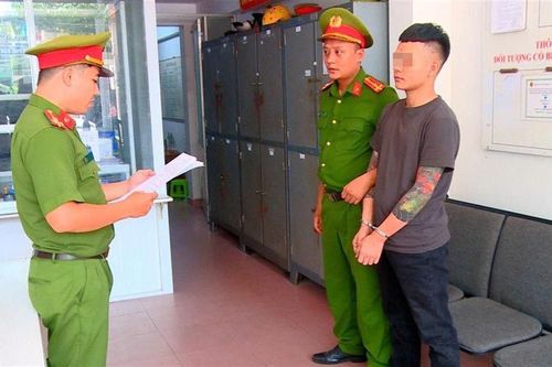 Tạm giữ nam thanh niên hành hung nhân viên y tế