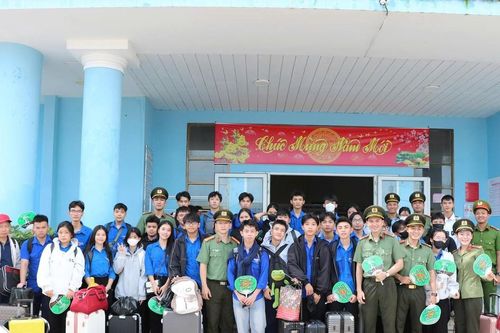 Hỗ trợ thí sinh Kiên Giang vượt biển vào đất liền thi tốt nghiệp THPT
