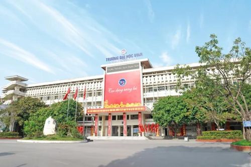 Kỷ luật cảnh cáo 2 cán bộ Trường Đại học Vinh 'gạ tình' nữ sinh