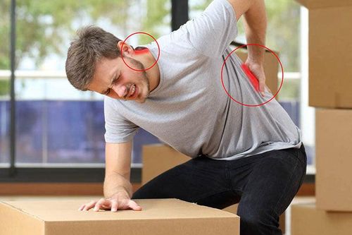 Đau lưng khi làm việc nặng nguy hiểm không, ảnh hưởng thế nào đến chuyện vợ chồng?