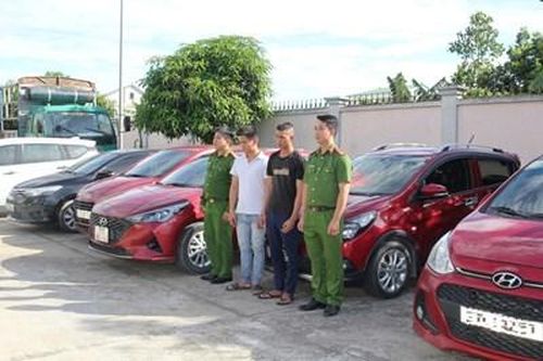 Phê chuẩn chuẩn khởi tố 2 đối tượng thuê xe ô tô mang đi cầm cố