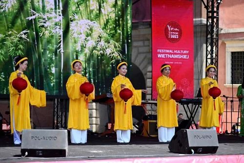 Ngoại giao văn hóa: 'Cây cầu' kết nối, phát triển du lịch châu Âu-Việt Nam